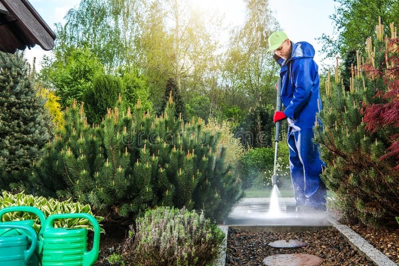 consejos de lavado a presion para revitalizar su patio trasero