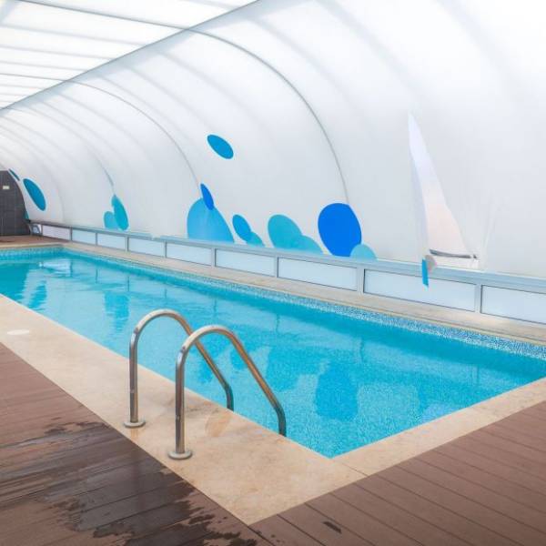 Instalar una piscina durante todo el año