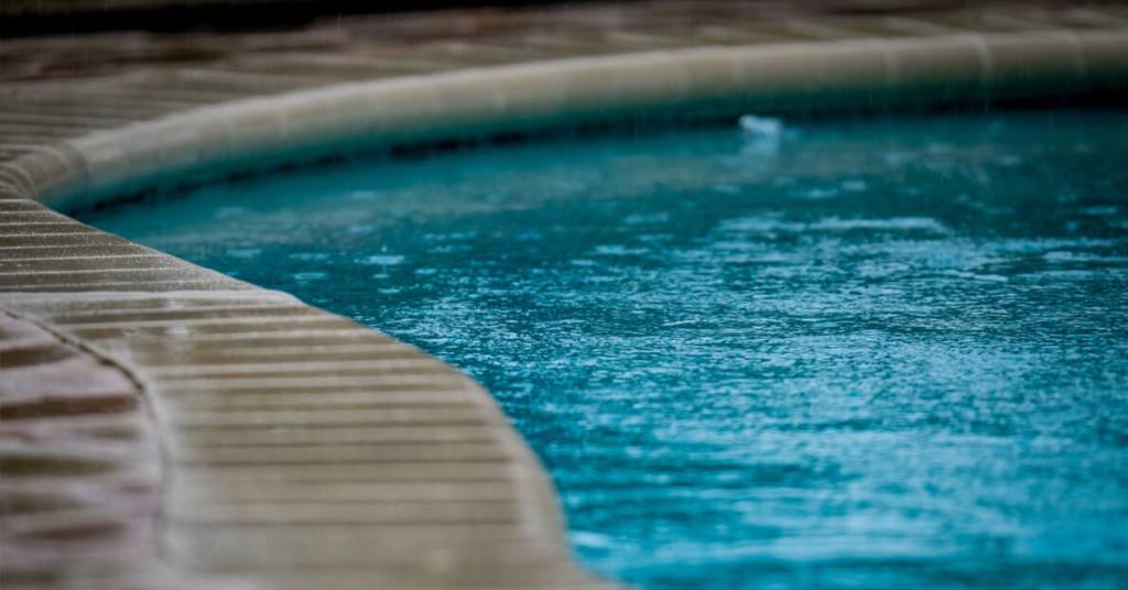 lluvias-intensas-y-quimica-del-agua-de-la-piscina Lluvias intensas y química del agua de la piscina